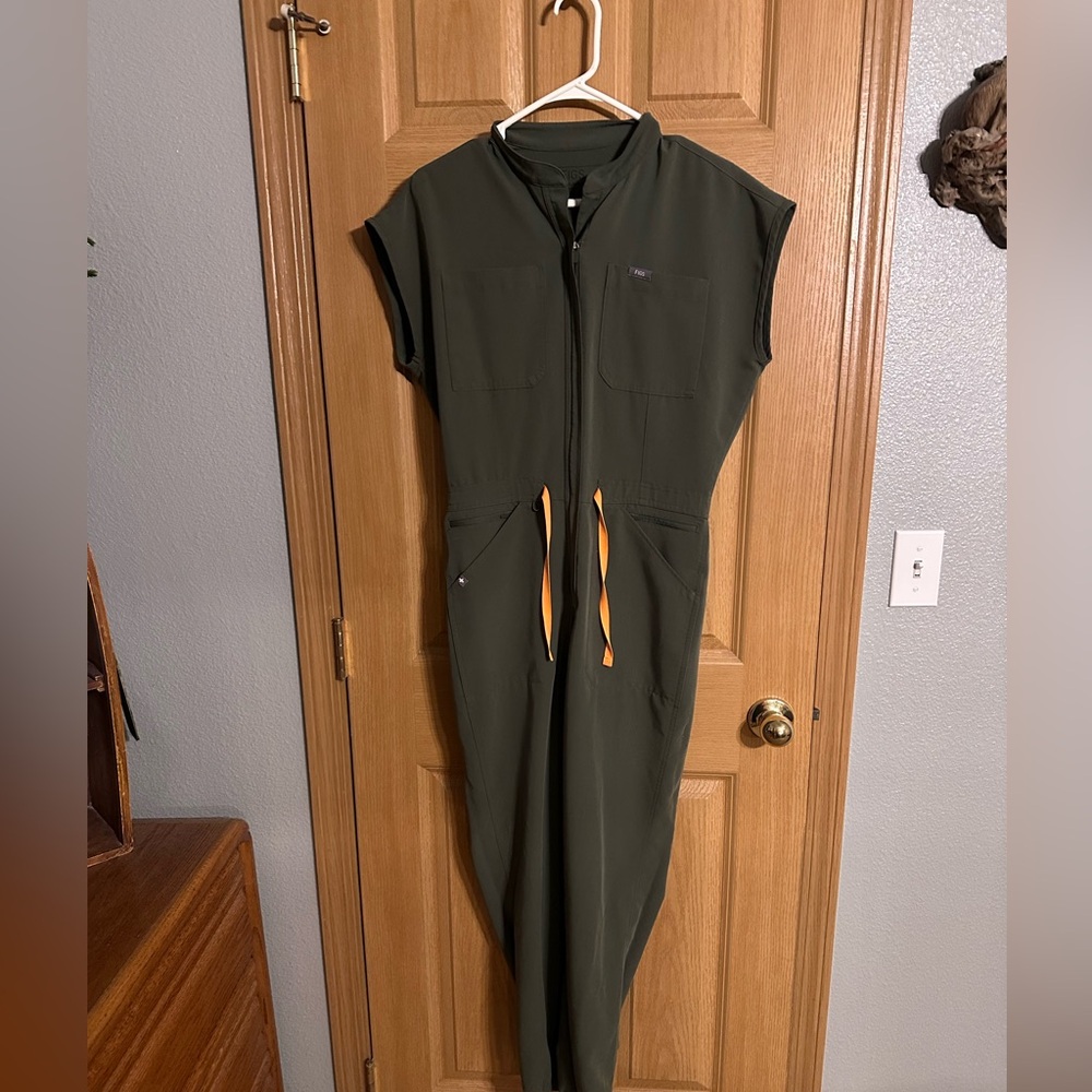 Figs Scrub jogger style jumpsuit size S